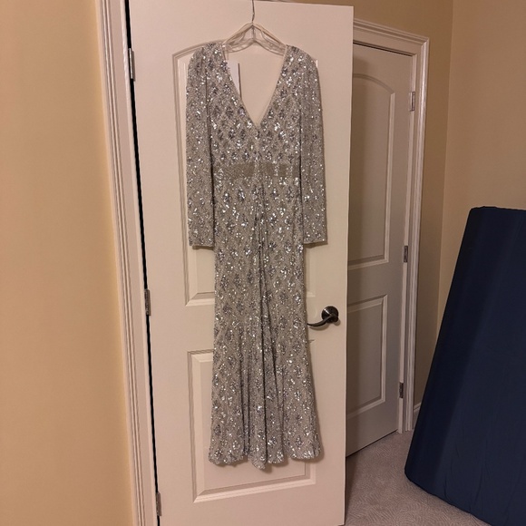 Mac Duggal Sequined long sleeved, floor length women's dress Nude Size 6 - Picture 3 of 5